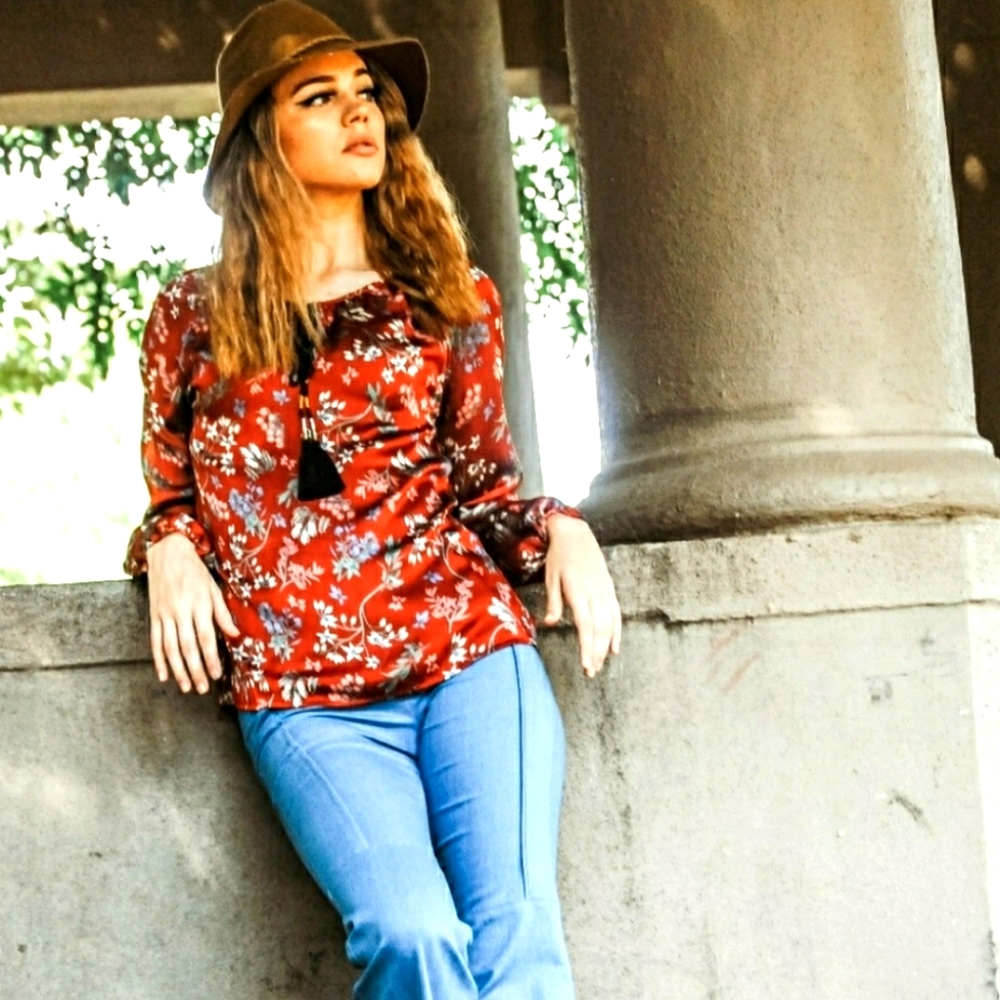 Le Lis rust colored satin floral peasant top Large